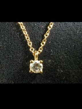 Tiffany & Co. Diamond Solitaire Pendant Necklace in 18K Yellow Gold (Au750)